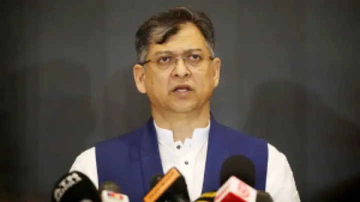 ‘সংস্কার কাজে আলোচনার চেয়ে খাওয়া-দাওয়া বেশি হচ্ছে’